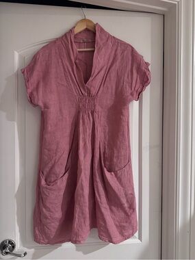 Relaxed Pink Linen V-Neck Tunic with Pockets